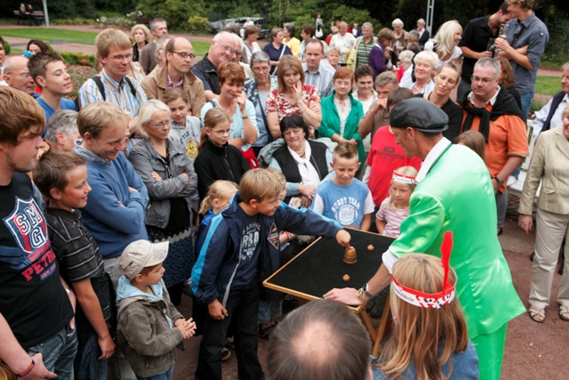 Hütchenspieler auf Festival